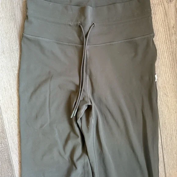 Vuori Daily Wideleg Pant - Picture 2 of 5